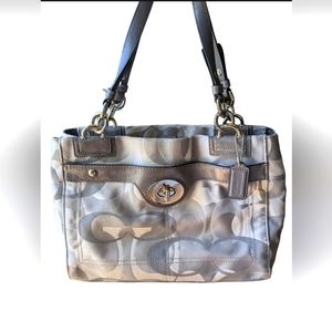 Coach purse E1169-F17140 Gray color
